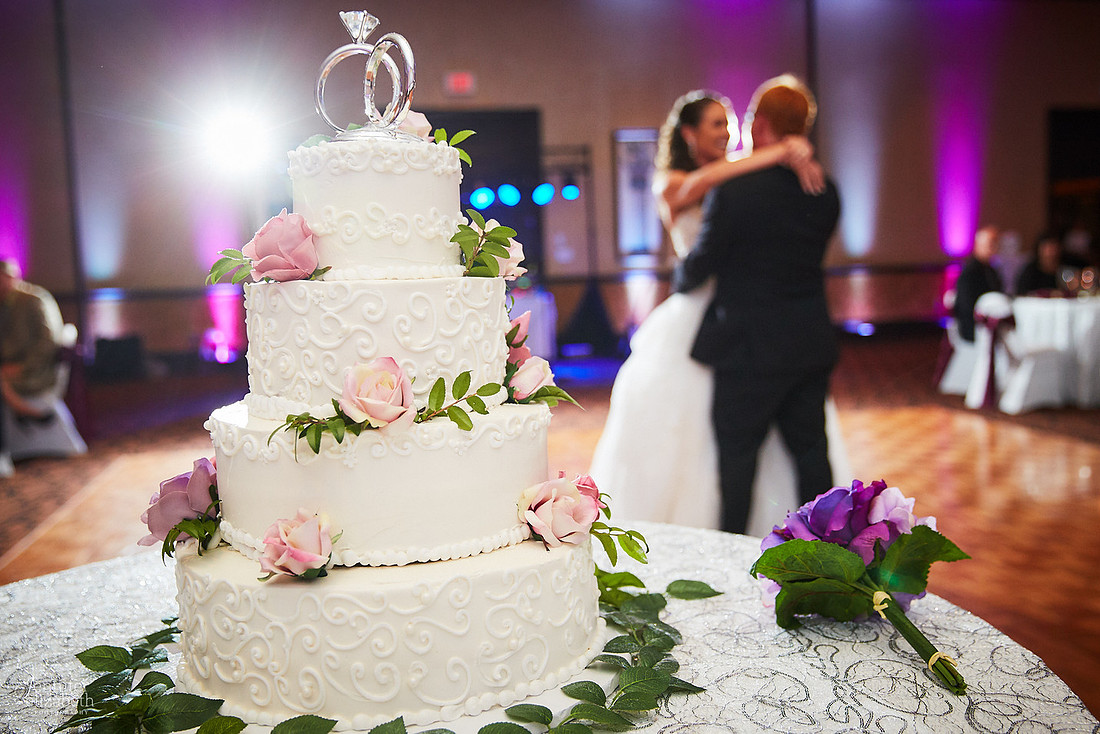Allie & Brian: Bertram Inn Wedding in Aurora, Ohio