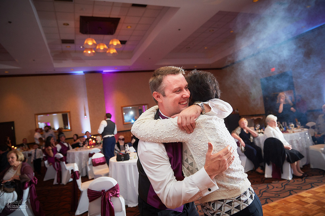 Allie & Brian: Bertram Inn Wedding in Aurora, Ohio
