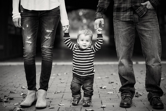 The V Family: Portrait Session in David Fortier Park