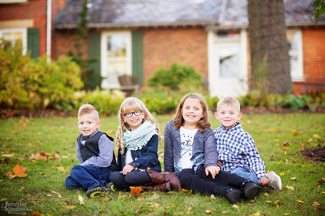 The D & S Families: Portrait Session at Everal Barn in Westerville