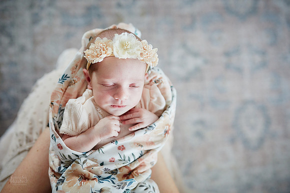 Madilyn: Lifestyle Newborn Session in Avon