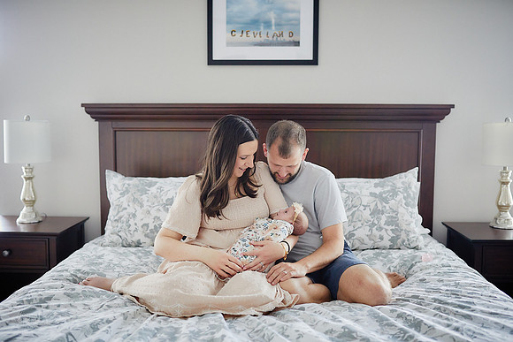 Madilyn: Lifestyle Newborn Session in Avon