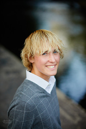 Brendan: Senior Session at Franklin Mills Riveredge Park in Kent