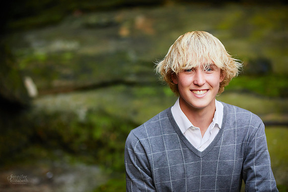 Brendan: Senior Session at Franklin Mills Riveredge Park in Kent