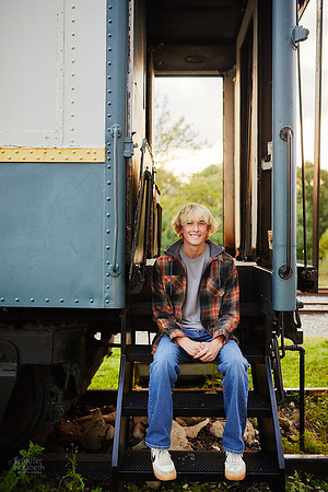 Brendan: Senior Session at Franklin Mills Riveredge Park in Kent