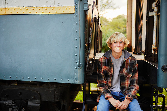 Brendan: Senior Session at Franklin Mills Riveredge Park in Kent