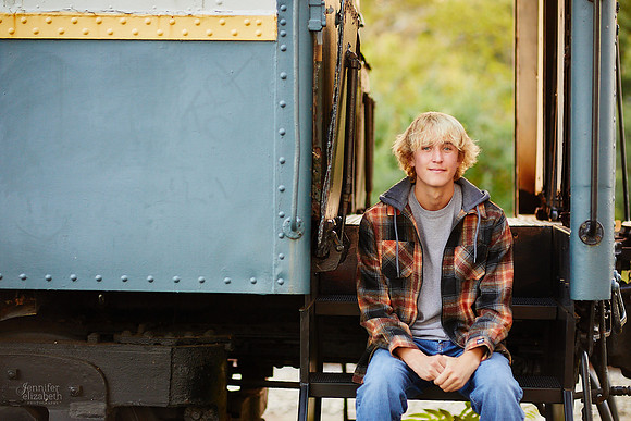 Brendan: Senior Session at Franklin Mills Riveredge Park in Kent