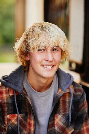 Brendan: Senior Session at Franklin Mills Riveredge Park in Kent