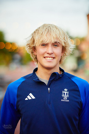 Brendan: Senior Session at Franklin Mills Riveredge Park in Kent