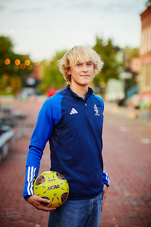 Brendan: Senior Session at Franklin Mills Riveredge Park in Kent