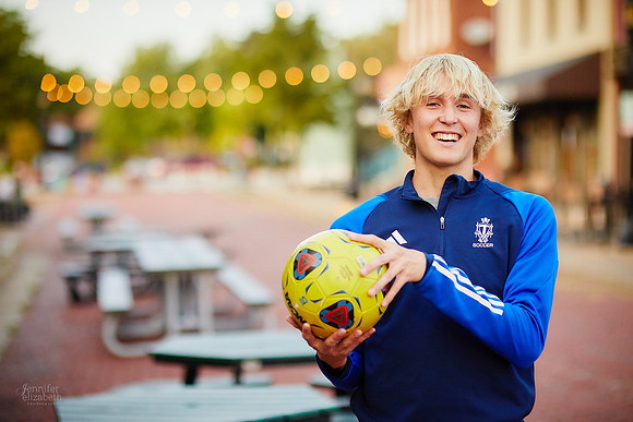 Brendan: Senior Session at Franklin Mills Riveredge Park in Kent