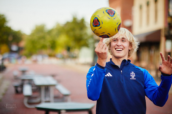 Brendan: Senior Session at Franklin Mills Riveredge Park in Kent