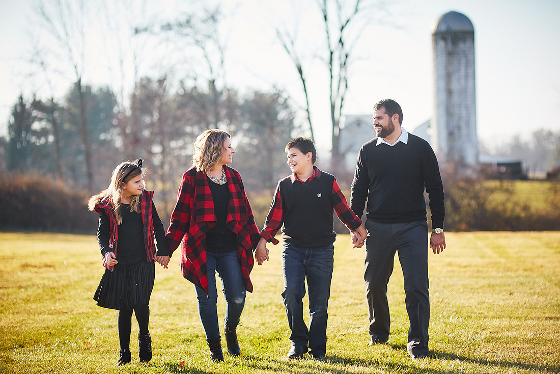 The L Family: Holiday Portrait Session in Granville, Ohio