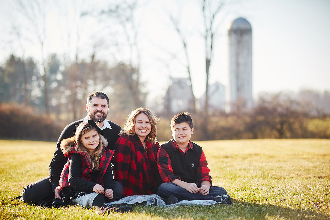 The L Family: Holiday Portrait Session in Granville, Ohio