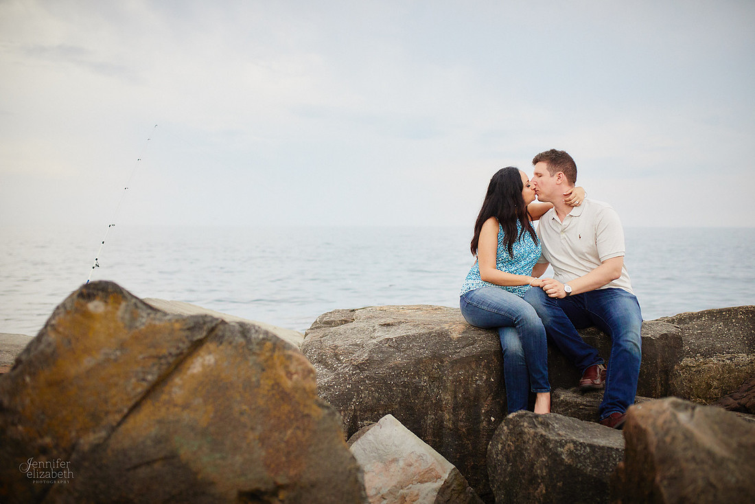 Sophia & Brian: Engagement Session in Downtown Cleveland and Edgewater Beach