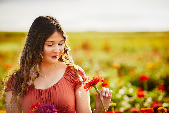 Rachel: Senior Sunflower Session at Ramseyer Farms in Wooster