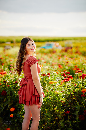 Rachel: Senior Sunflower Session at Ramseyer Farms in Wooster