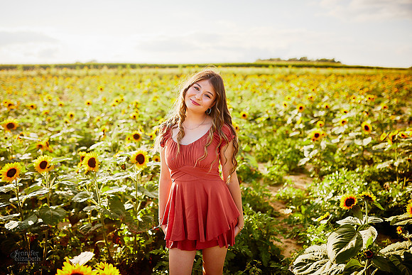 Rachel: Senior Sunflower Session at Ramseyer Farms in Wooster