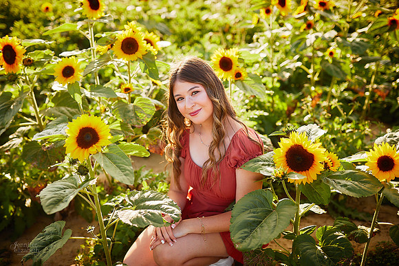 Rachel: Senior Sunflower Session at Ramseyer Farms in Wooster