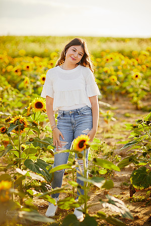 Rachel: Senior Sunflower Session at Ramseyer Farms in Wooster