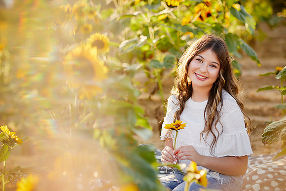 Rachel: Senior Sunflower Session at Ramseyer Farms in Wooster