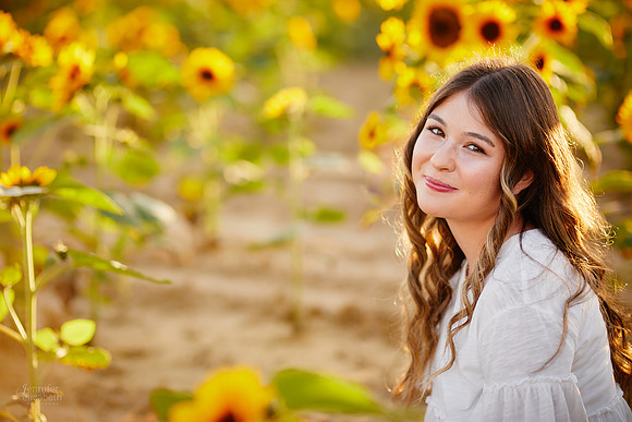 Rachel: Senior Sunflower Session at Ramseyer Farms in Wooster