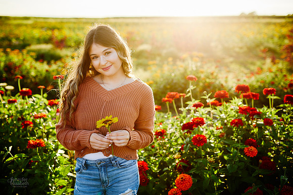 Rachel: Senior Sunflower Session at Ramseyer Farms in Wooster