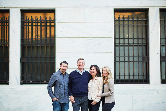 The R Family: Portrait Session at the Cleveland Museum of Art