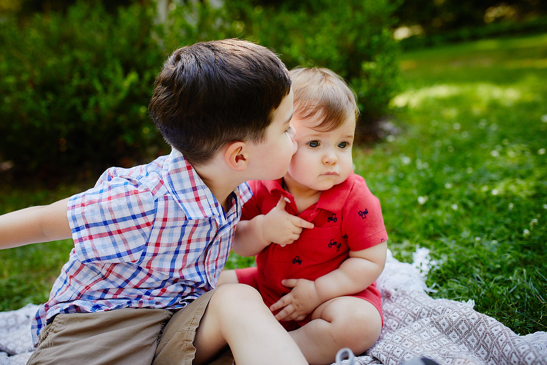 The M Family: Backyard Portrait Session in Willoughby Hills