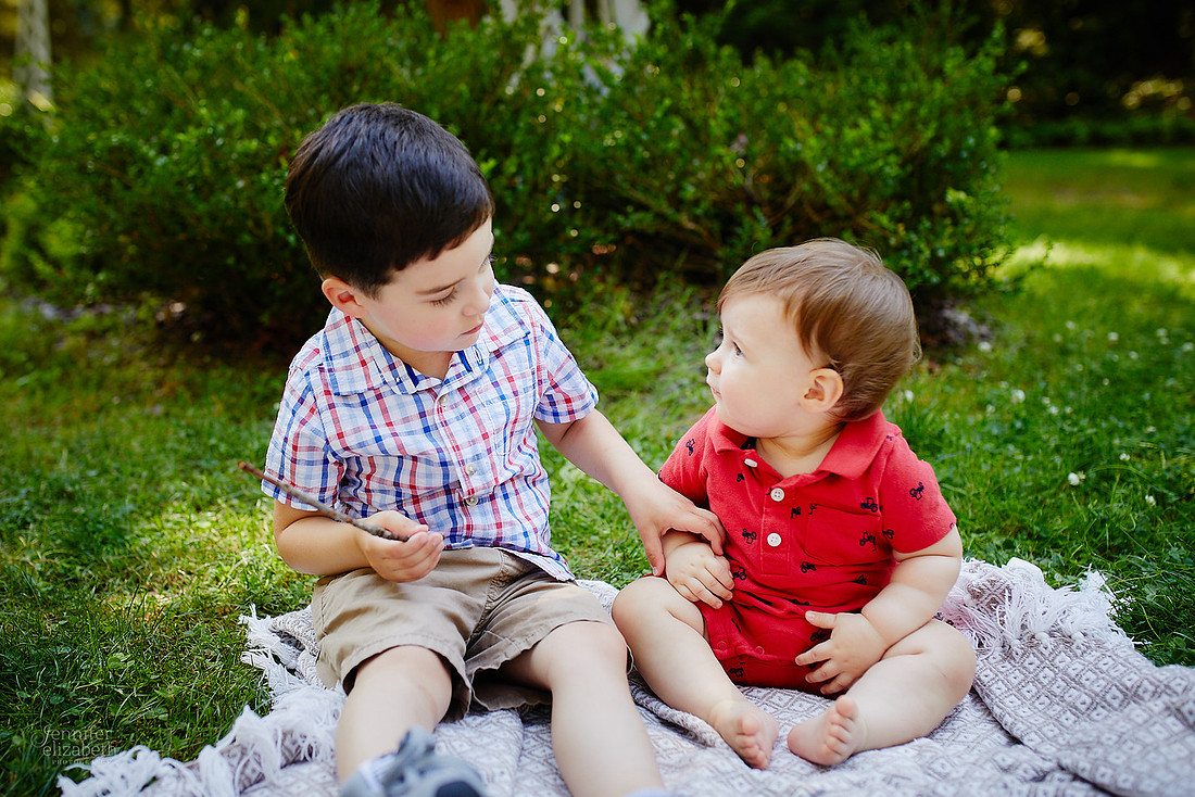 The M Family: Backyard Portrait Session in Willoughby Hills