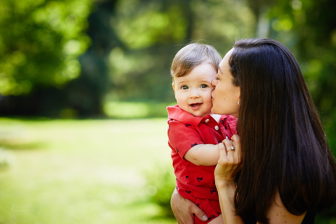 The M Family: Backyard Portrait Session in Willoughby Hills