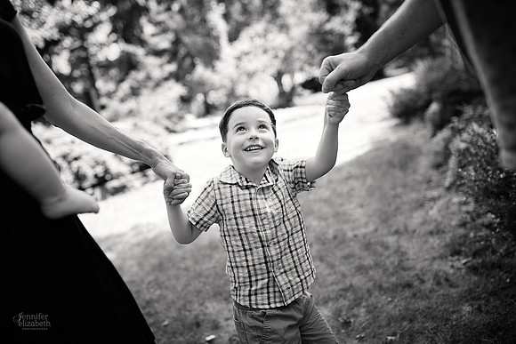 The M Family: Backyard Portrait Session in Willoughby Hills
