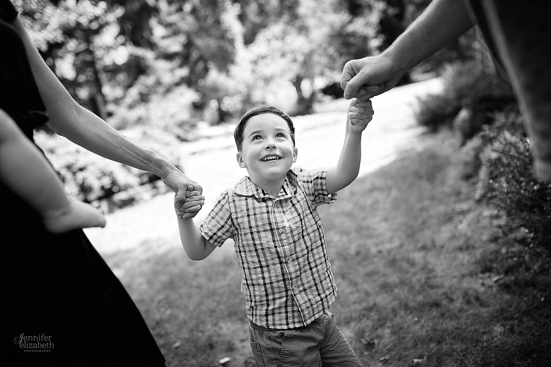 The M Family: Backyard Portrait Session in Willoughby Hills