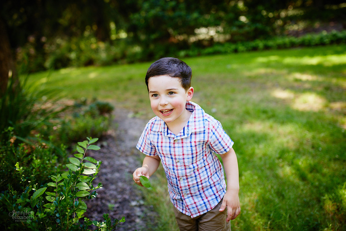 The M Family: Backyard Portrait Session in Willoughby Hills