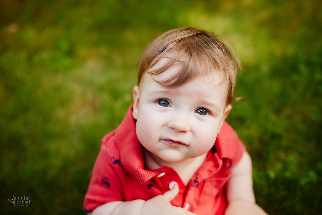 The M Family: Backyard Portrait Session in Willoughby Hills