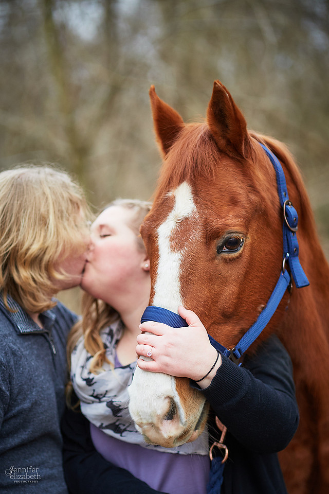 Emily & Colin: Engagement Session with Horse in Xenia, Ohio