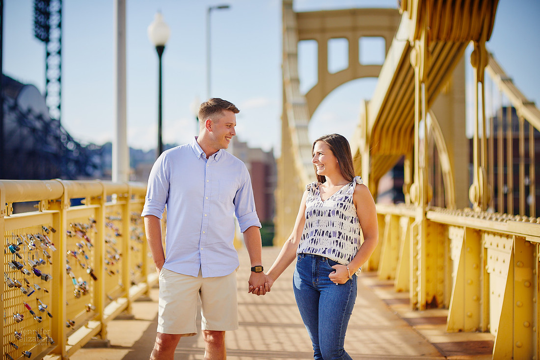 Stephanie & Tom: Pittsburgh Engagement Session at Roberto Clemente Bridge and Point State Park Fountain