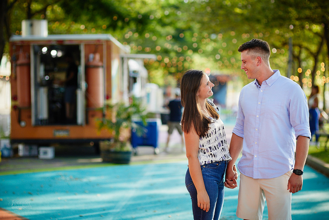 Stephanie & Tom: Pittsburgh Engagement Session at Roberto Clemente Bridge and Point State Park Fountain