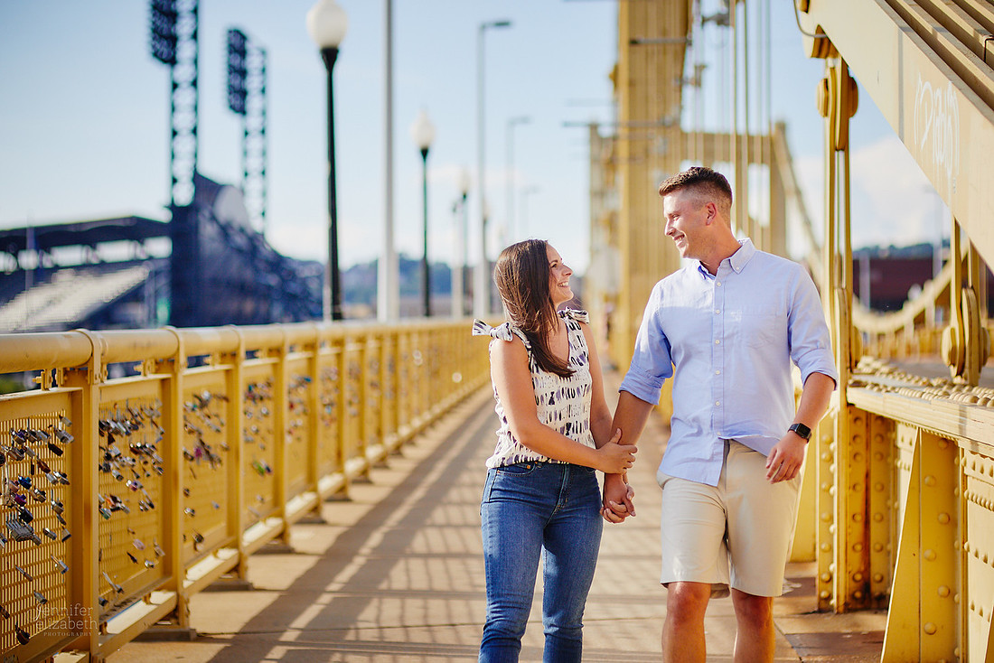 Stephanie & Tom: Pittsburgh Engagement Session at Roberto Clemente Bridge and Point State Park Fountain