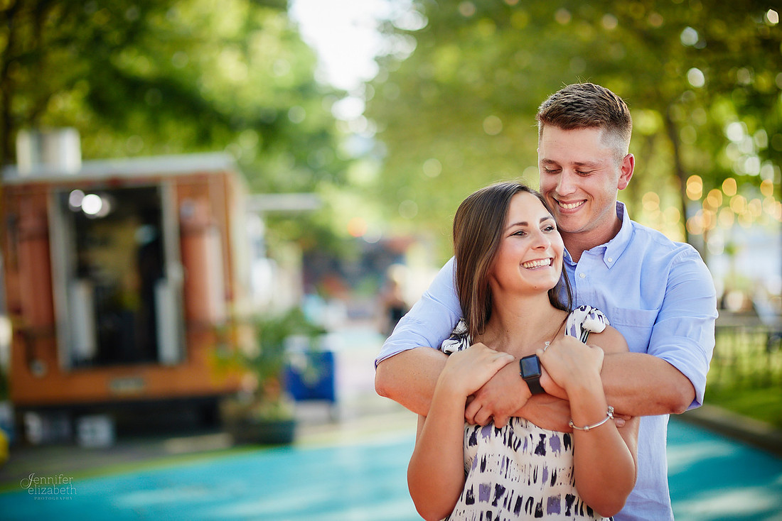 Stephanie & Tom: Pittsburgh Engagement Session at Roberto Clemente Bridge and Point State Park Fountain