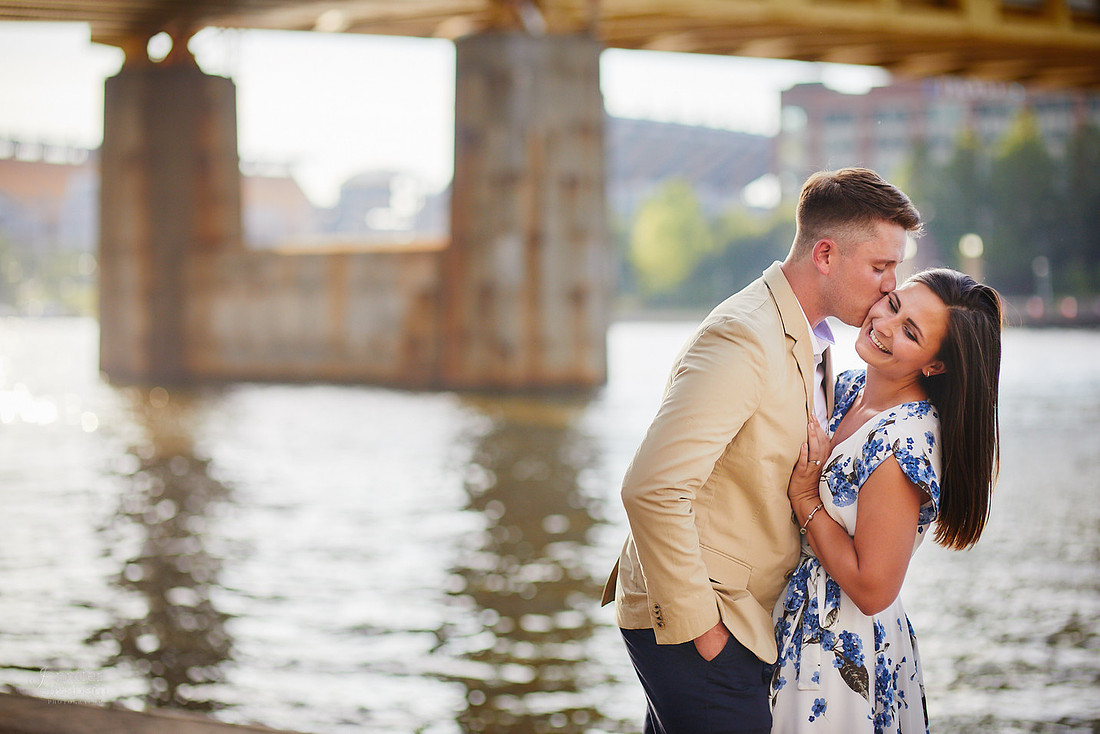 Stephanie & Tom: Pittsburgh Engagement Session at Roberto Clemente Bridge and Point State Park Fountain