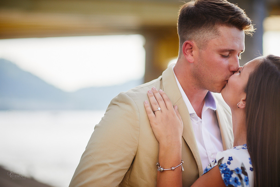 Stephanie & Tom: Pittsburgh Engagement Session at Roberto Clemente Bridge and Point State Park Fountain