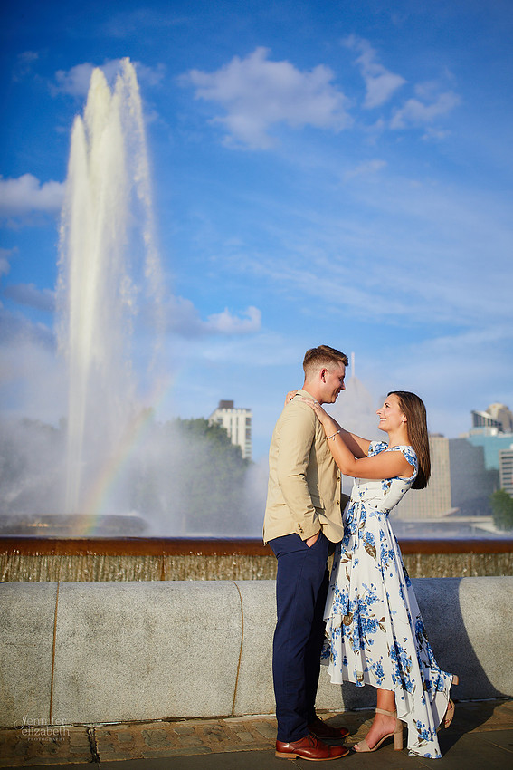 Stephanie & Tom: Pittsburgh Engagement Session at Roberto Clemente Bridge and Point State Park Fountain