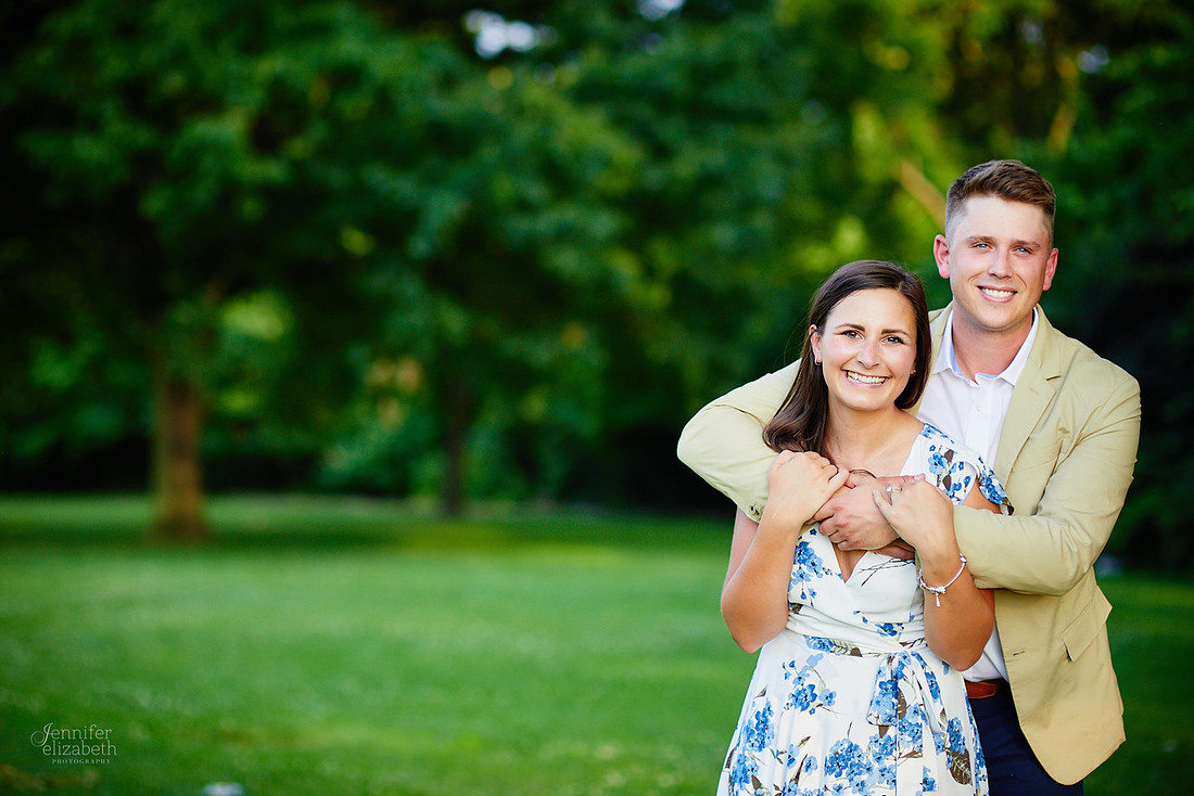 Stephanie & Tom: Pittsburgh Engagement Session at Roberto Clemente Bridge and Point State Park Fountain