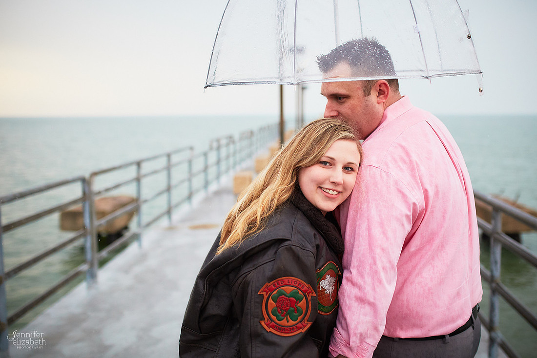 Kaitlin & Derek: Engagement Session at Edgewater Park