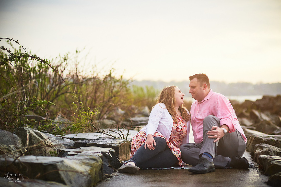 Kaitlin & Derek: Engagement Session at Edgewater Park