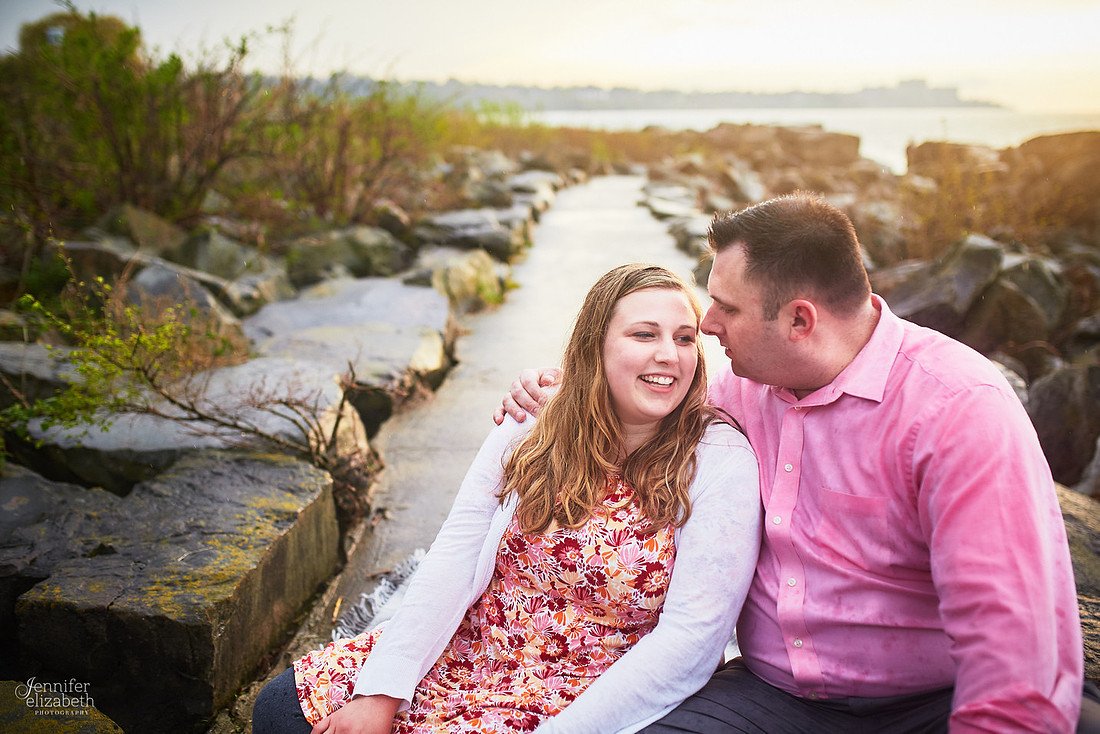 Kaitlin & Derek: Engagement Session at Edgewater Park