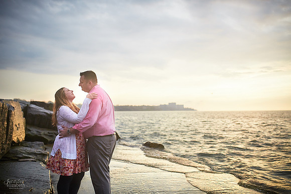 Kaitlin & Derek: Engagement Session at Edgewater Park