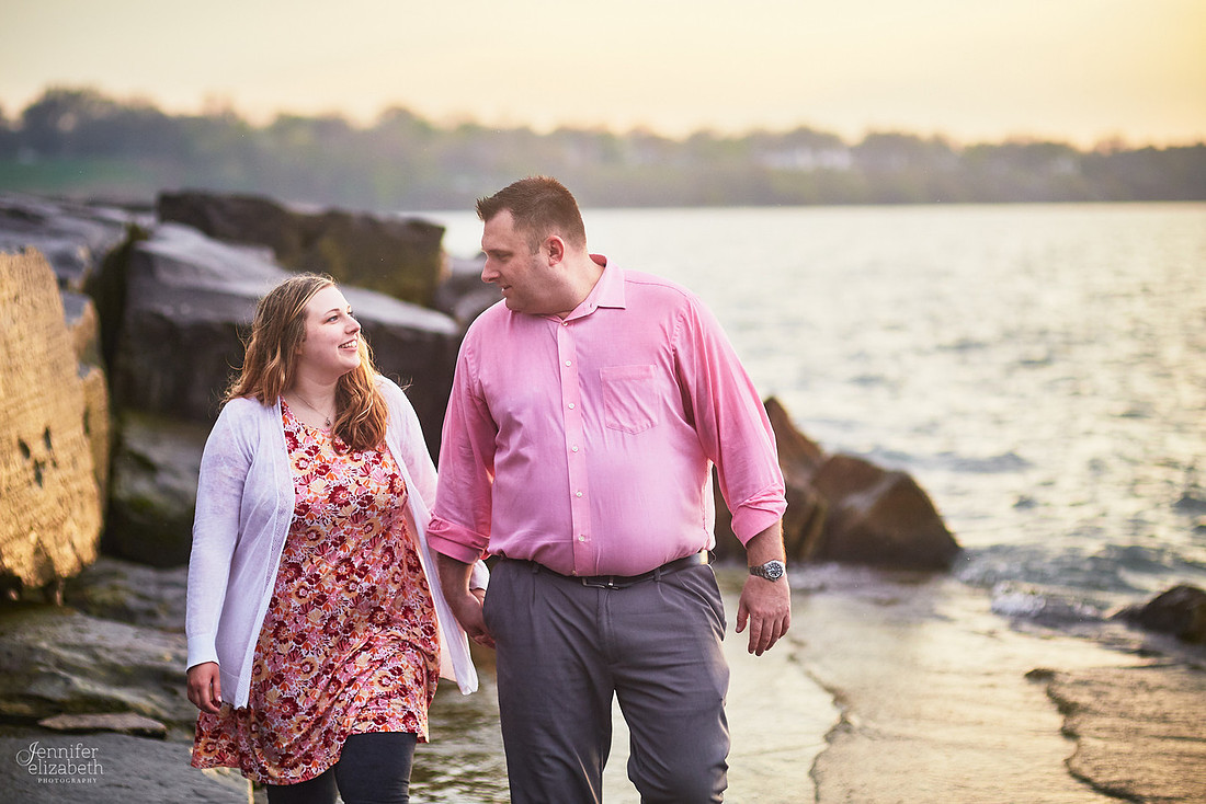 Kaitlin & Derek: Engagement Session at Edgewater Park