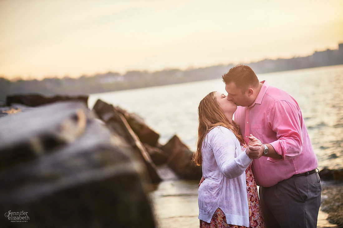 Kaitlin & Derek: Engagement Session at Edgewater Park